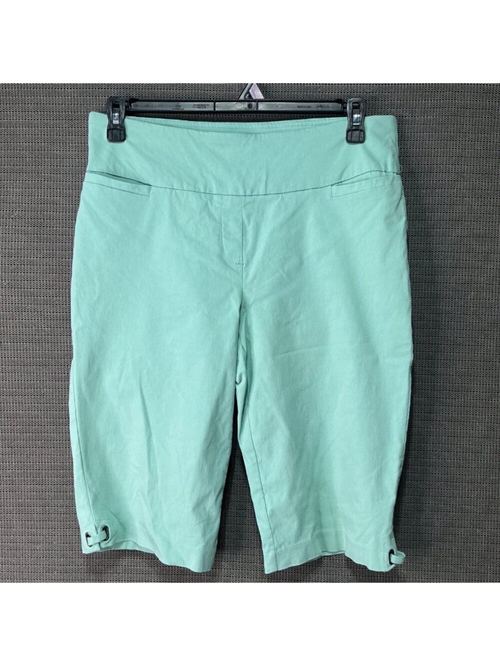 Briggs Women's Mint Green Bermuda Shorts Size 12 - Picture 1 of 8